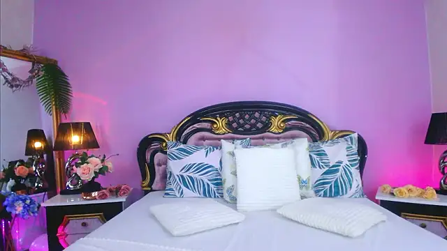 Snapshot of MyaJenson chatting on February 20, 5:48 am MyaJenson online show from February 20, 5:48 am