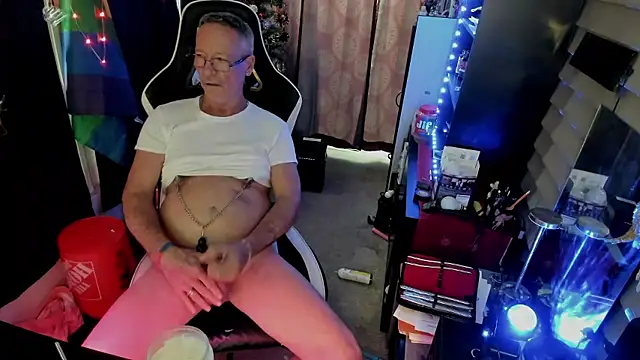 Daddysthick online show from January 14, 8:01 pm