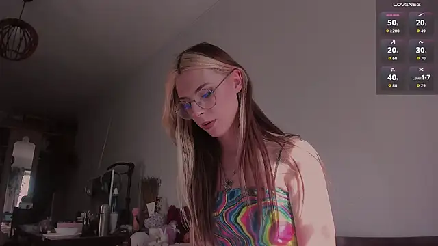  eva  pleasure  online show from April 4, 6:53 am