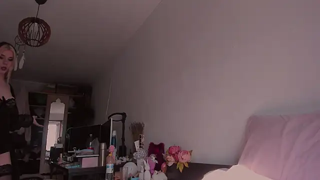  eva  pleasure  online show from March 25, 6:46 am