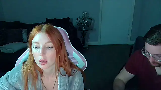 Snapshot of Red_firesquirt chatting on March 8, 9:18 pm Red firesquirt online show from March 8, 9:18 pm