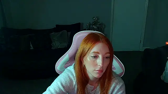 Snapshot of Red_firesquirt chatting on February 21, 2:48 pm Red firesquirt online show from February 21, 2:48 pm