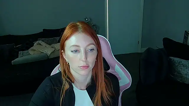 Snapshot of Red_firesquirt chatting on March 5, 4:24 pm Red firesquirt online show from March 5, 4:24 pm