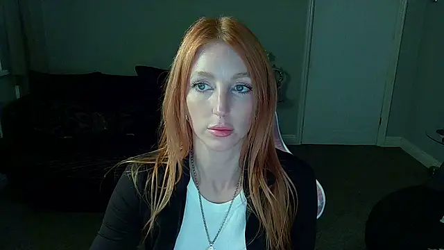 Snapshot of Red_firesquirt chatting on September 22, 9:32 pm Red firesquirt online show from September 22, 9:32 pm