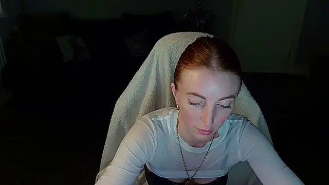 Snapshot of Red_firesquirt chatting on November 5, 3:48 pm Red firesquirt online show from November 5, 3:48 pm