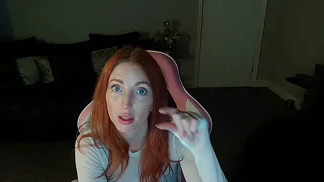 Snapshot of Red_firesquirt chatting on November 4, 3:16 pm Red firesquirt online show from November 4, 3:16 pm