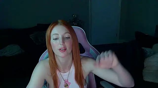 Snapshot of Red_firesquirt chatting on March 4, 9:54 pm Red firesquirt online show from March 4, 9:54 pm