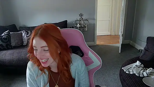 Snapshot of Red_firesquirt chatting on March 21, 2:29 pm Red firesquirt online show from March 21, 2:29 pm