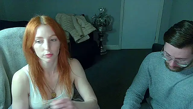 Snapshot of Red_firesquirt chatting on February 13, 9:17 pm Red firesquirt online show from February 13, 9:17 pm