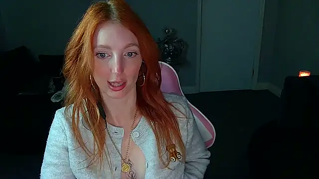 Snapshot of Red_firesquirt chatting on March 18, 9:43 pm Red firesquirt online show from March 18, 9:43 pm