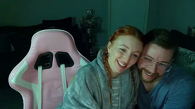 Snapshot of Red_firesquirt chatting on February 20, 9:20 pm Red firesquirt online show from February 20, 9:20 pm