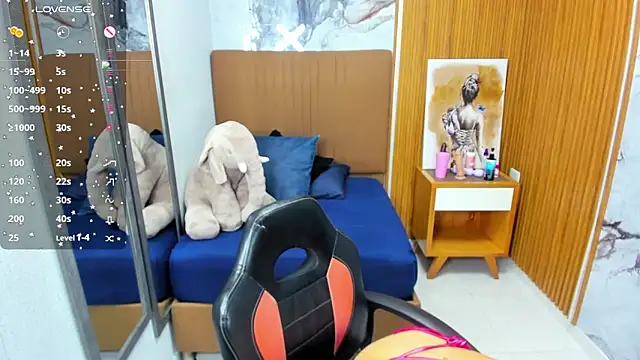 LORENADAVIES online show from March 27, 12:39 pm