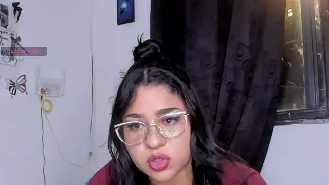 Snapshot of Yelly chatting on June 30, 2:44 am Yelly online show from June 30, 2:44 am