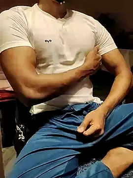 xxxhugedick0001 online show from February 26, 7:10 pm