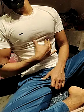 xxxhugedick0001 online show from February 25, 5:30 am