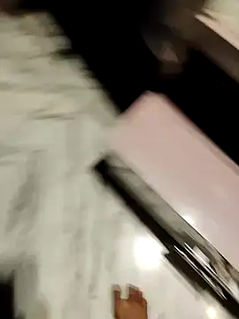 xxxhugedick0001 online show from December 3, 7:39 pm