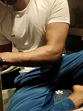 xxxhugedick0001 online show from March 8, 6:37 pm