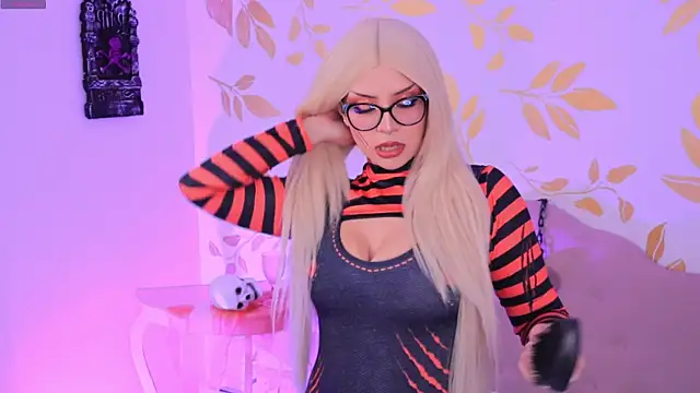 Misselektra   online show from October 31, 5:15 am