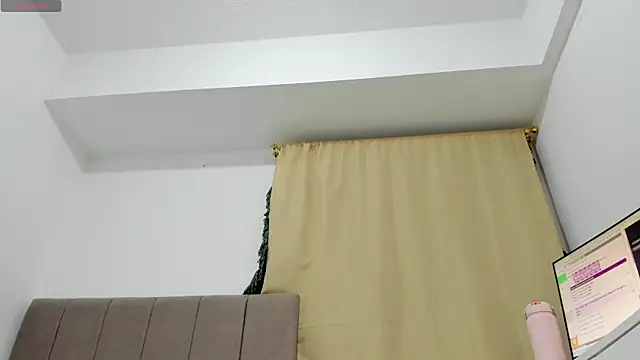 soyamandaa  online show from April 11, 2:52 am