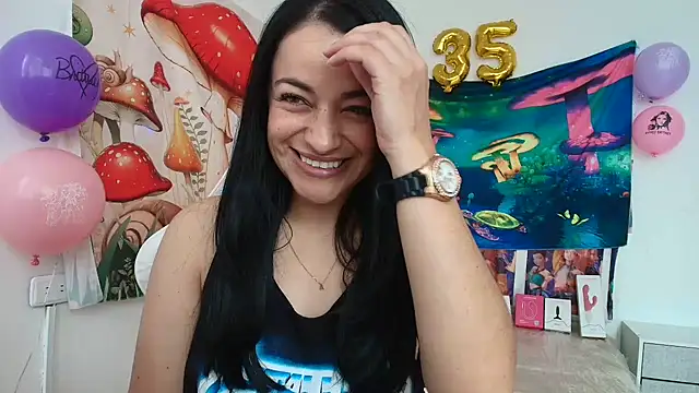 Snapshot of LovelyAzucena chatting on May 1, 2:44 pm LovelyAzucena online show from May 1, 2:44 pm