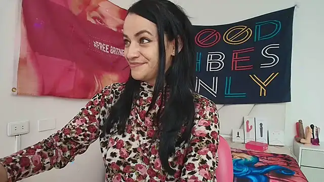 LovelyAzucena online show from March 31, 2:30 pm