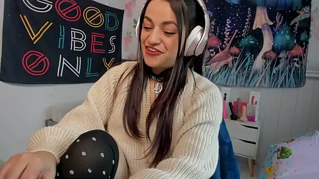 Snapshot of LovelyAzucena chatting on November 6, 2:32 pm LovelyAzucena online show from November 6, 2:32 pm