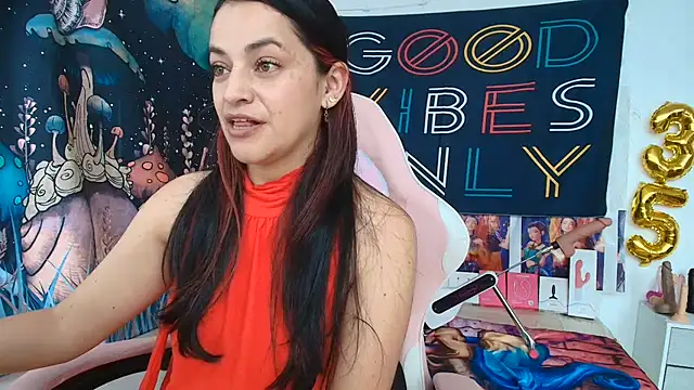 Snapshot of LovelyAzucena chatting on June 23, 2:26 pm LovelyAzucena online show from June 23, 2:26 pm