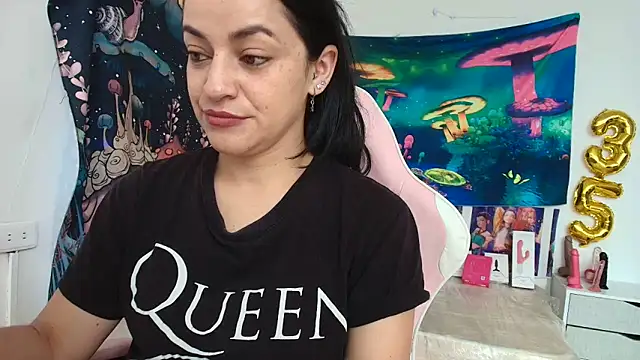 Snapshot of LovelyAzucena chatting on May 23, 2:49 pm LovelyAzucena online show from May 23, 2:49 pm