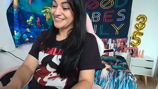 Snapshot of LovelyAzucena chatting on May 29, 3:40 pm LovelyAzucena online show from May 29, 3:40 pm
