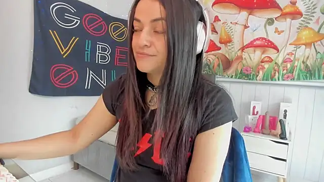 Snapshot of LovelyAzucena chatting on November 11, 2:45 pm LovelyAzucena online show from November 11, 2:45 pm