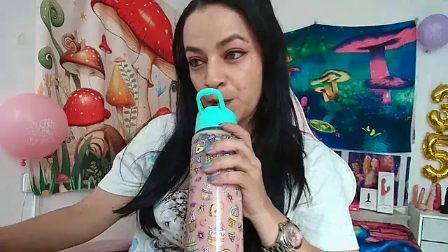 Snapshot of LovelyAzucena chatting on May 14, 1:52 pm LovelyAzucena online show from May 14, 1:52 pm