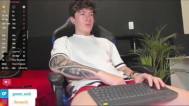 Snapshot of Green_acid01 chatting on November 26, 5:35 pm Green acid01 online show from November 26, 5:35 pm