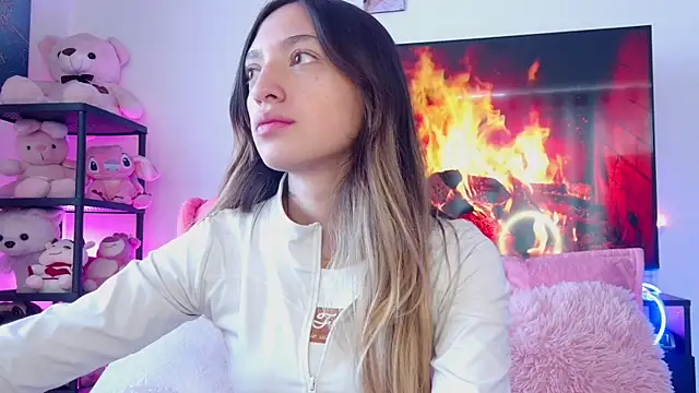 TiffanyBela online show from February 25, 7:47 pm