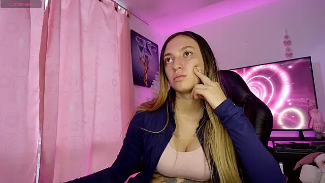 TiffanyBela online show from December 4, 9:14 pm