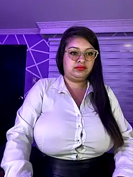 Snapshot of MiiaaJoness chatting on October 29, 3:00 pm MiiaaJoness online show from October 29, 3:00 pm