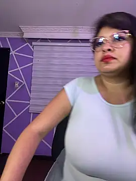 MiiaaJoness online show from May 9, 4:49 am