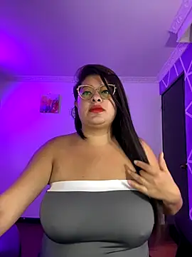 Snapshot of MiiaaJoness chatting on November 27, 2:50 pm MiiaaJoness online show from November 27, 2:50 pm