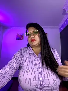 Snapshot of MiiaaJoness chatting on November 10, 4:12 pm MiiaaJoness online show from November 10, 4:12 pm