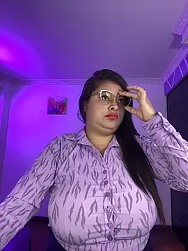 Snapshot of MiiaaJoness chatting on November 28, 3:01 pm MiiaaJoness online show from November 28, 3:01 pm