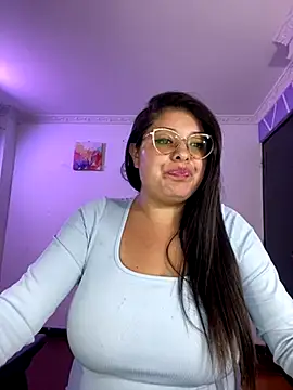 Snapshot of MiiaaJoness chatting on December 3, 6:29 pm MiiaaJoness online show from December 3, 6:29 pm