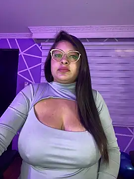 Snapshot of MiiaaJoness chatting on September 30, 3:18 pm MiiaaJoness online show from September 30, 3:18 pm