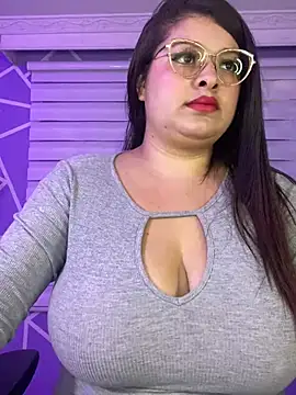 Snapshot of MiiaaJoness chatting on March 3, 3:11 pm MiiaaJoness online show from March 3, 3:11 pm