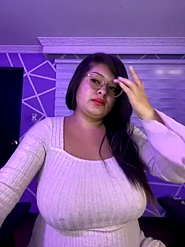 Snapshot of MiiaaJoness chatting on September 16, 2:40 pm MiiaaJoness online show from September 16, 2:40 pm