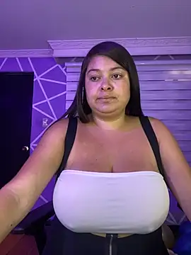 Snapshot of MiiaaJoness chatting on September 23, 3:19 pm MiiaaJoness online show from September 23, 3:19 pm