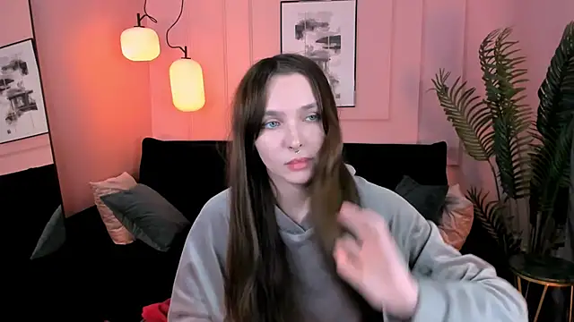 ChloeSunny online show from May 31, 6:09 pm