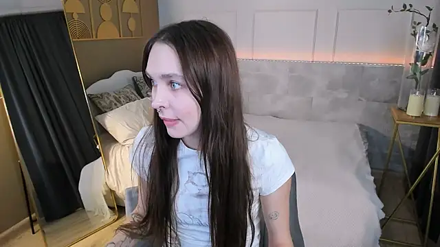ChloeSunny online show from May 26, 1:53 pm