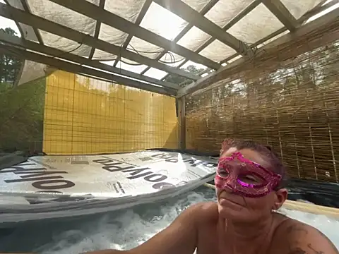 Snapshot of prainxxx22 chatting on October 24, 6:29 pm prainxxx22 online show from October 24, 6:29 pm