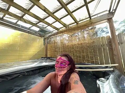 Snapshot of prainxxx22 chatting on November 12, 7:18 pm prainxxx22 online show from November 12, 7:18 pm