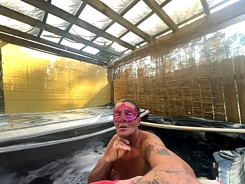 Snapshot of prainxxx22 chatting on November 19, 7:14 pm prainxxx22 online show from November 19, 7:14 pm