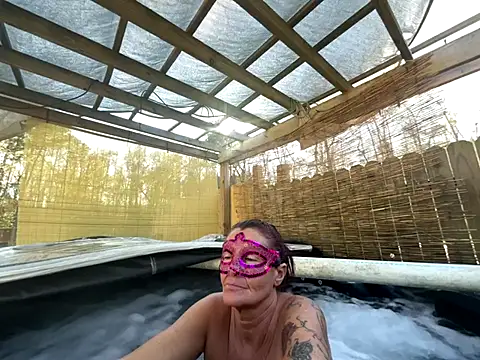 Snapshot of prainxxx22 chatting on December 16, 7:18 pm prainxxx22 online show from December 16, 7:18 pm